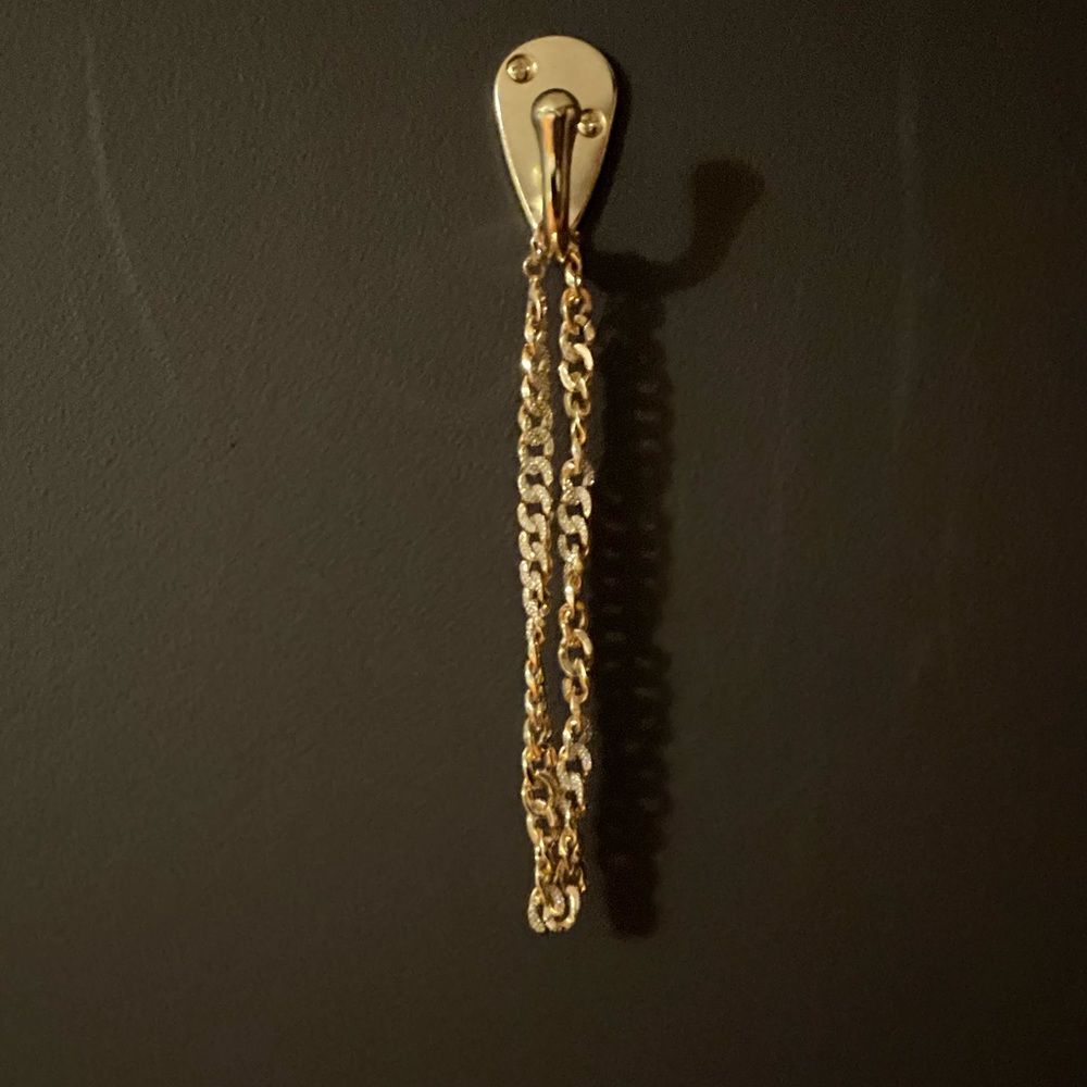 Gold necklace with jewels